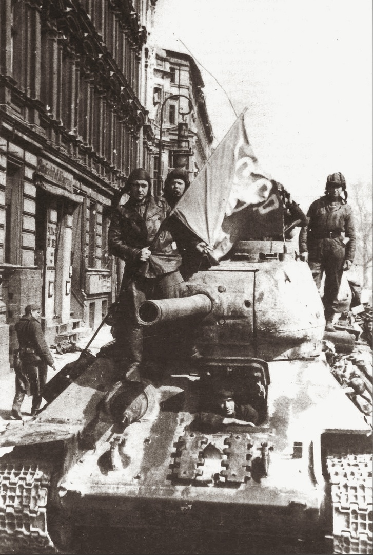Т-34-85 в Берлине 