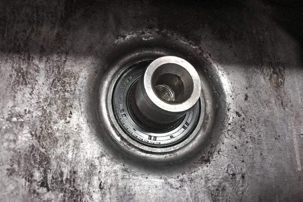 Сальник новый, но всё равно течёт