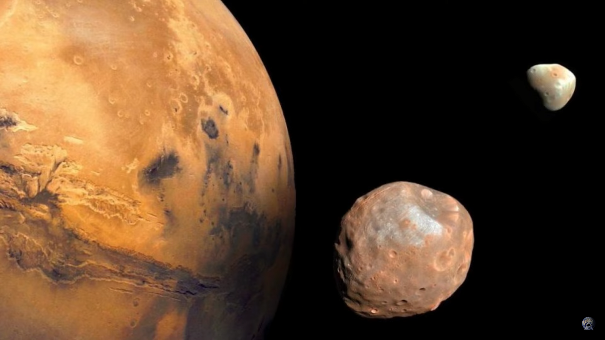 Спутники Марса были открыты в 1877 году (в год великого противостояния Марса) американским астрономом Асафом Холлом и названы в честь спутников бога войны – страха (Фобос) и ужаса (Деймос).