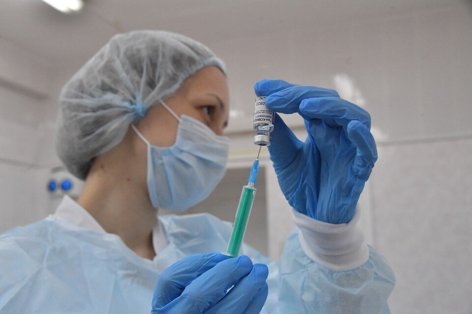     При строительстве новых поликлиник их штат формируется заблаговременно через кадровый центр департамента здравоохранения путем набора новых сотрудников. Владимир ВЕЛЕНГУРИН