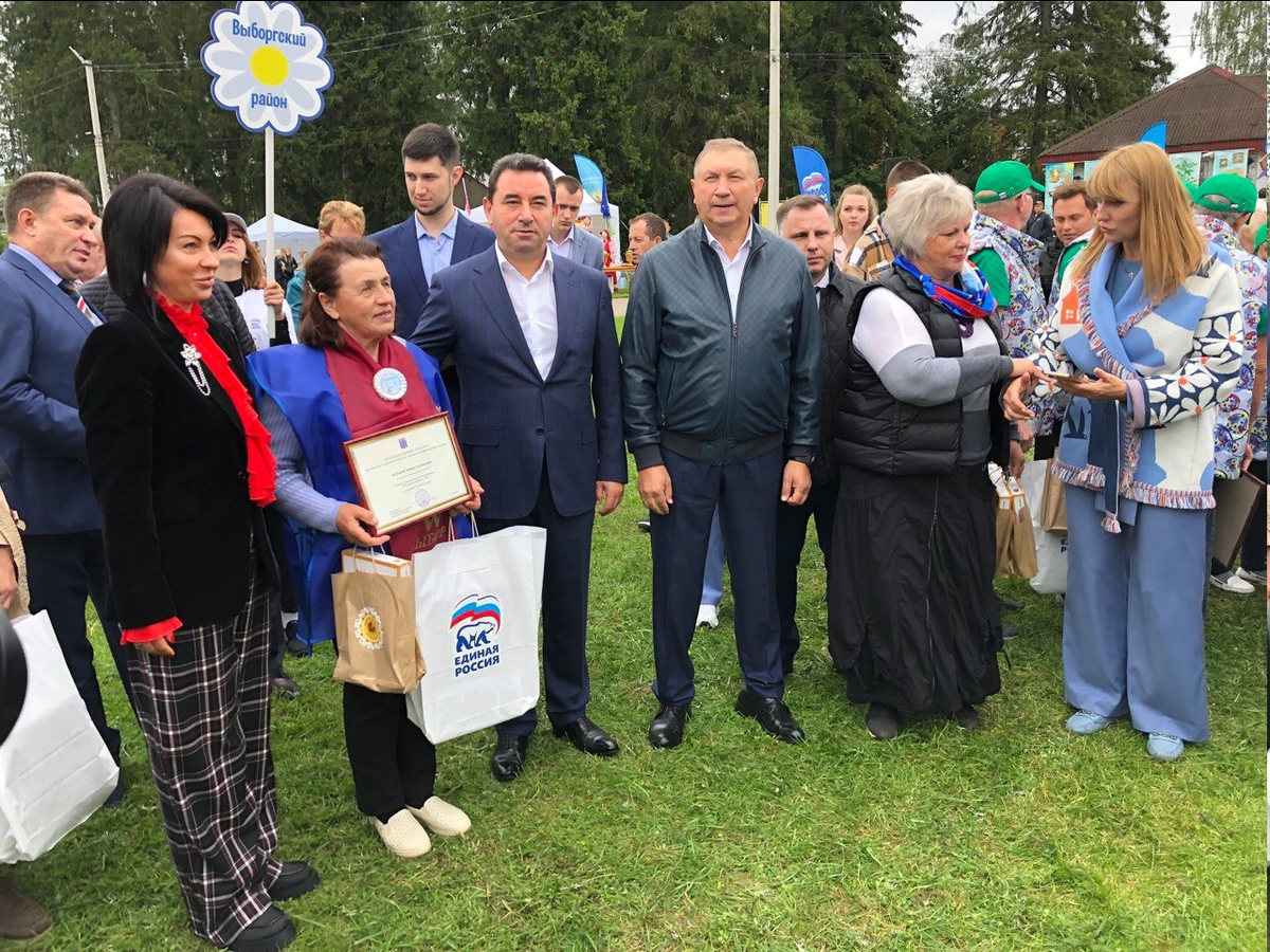 Посиделки с рукоделием оренбургский пуховый платок. Выставка солений. Республика крым. Осенняя ярмарка из солений. Г кызыл.