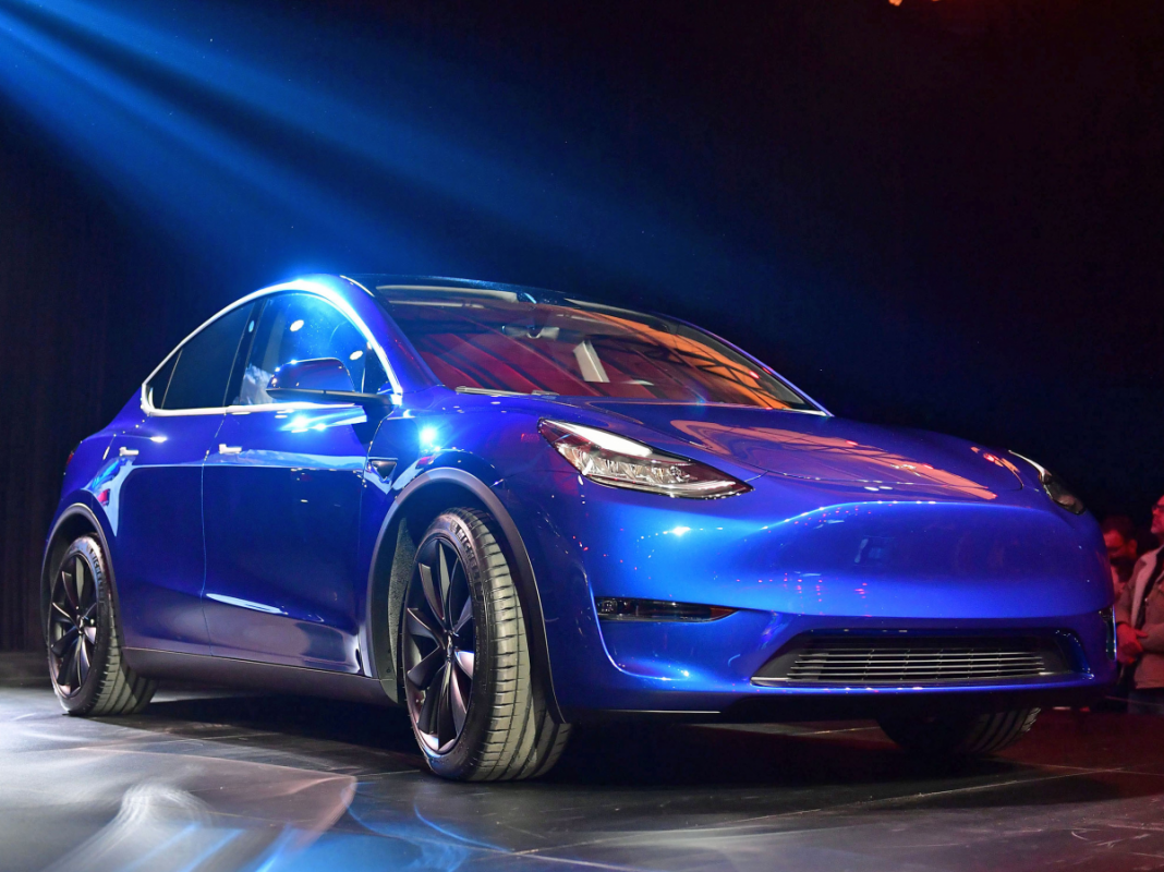 Tesla model y 2022. Тесла model y. Электрокары Тесла. Кроссовер Tesla model y.