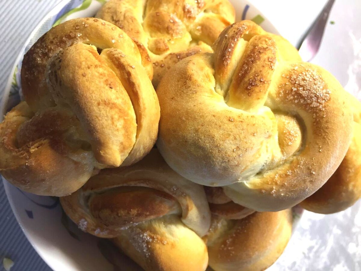 Готовые сладкие булочки