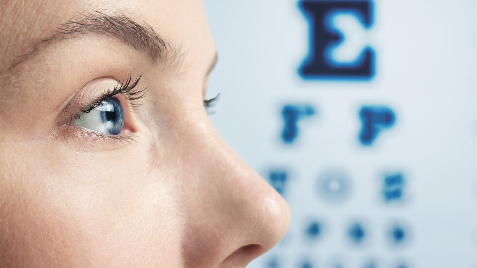    Как улучшить зрение естественно  Учитывая, какой образ жизни люди ведут в наши дни, глаза подвержены ряду проблем, связанных с глазами, и сухие глаза являются одними из основных.