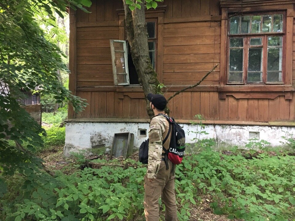 Заброшенный дом в Припяти, около ЯХТ-Клуба