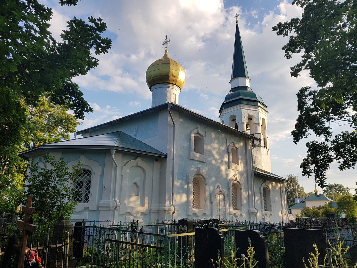 Церковь успенской богородицы. Бутырки Псков. Храм Успения в Бутырках Псков. Церковь Успения Святой Богородицы Псков в Бутырках. Успенская Церковь Псков.