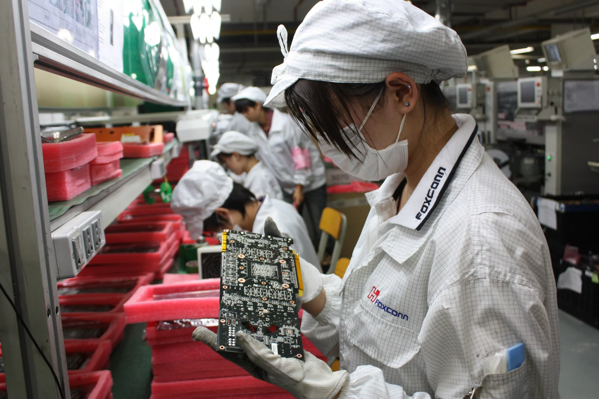 Фабрика Фоксконн Китай. Фабрика Foxconn в Китае. Foxconn завод Apple. Промышленность Японии. Мировой рынок японии