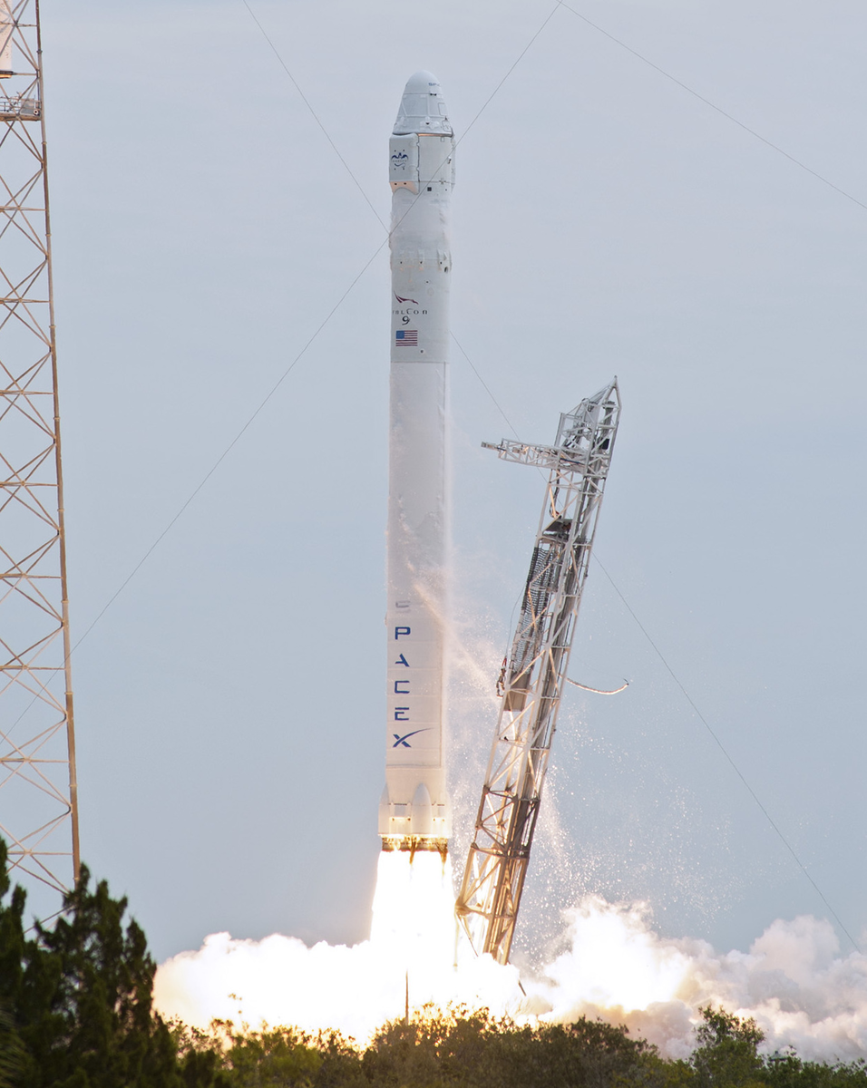 Ракетоноситель Falcon 9. Falcon 9 v1.1. SPACEX Falcon 1. Ракета SPACEX Falcon 9.