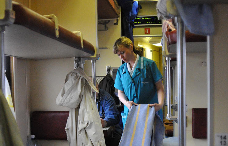 Проводник считает белье