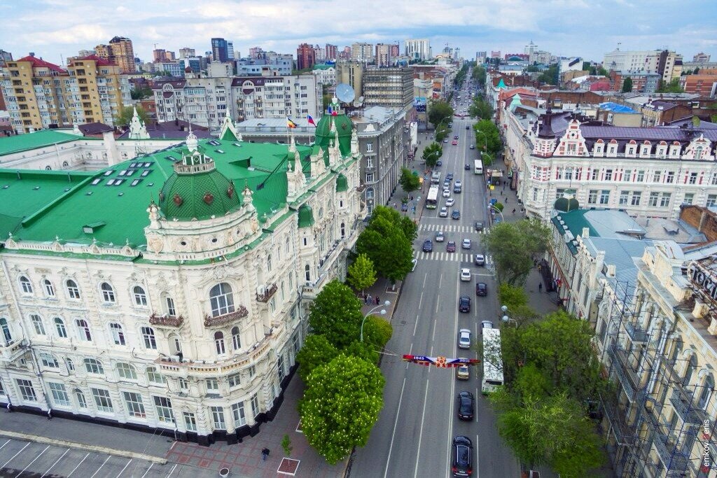 Рекомендую начать  с улицы Большая Садовая. 