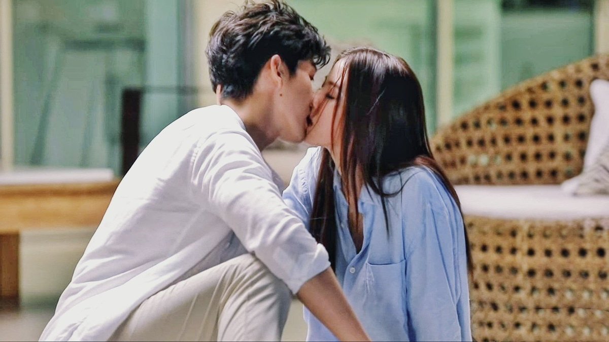 Кадр из лакорна "Опавший лист"