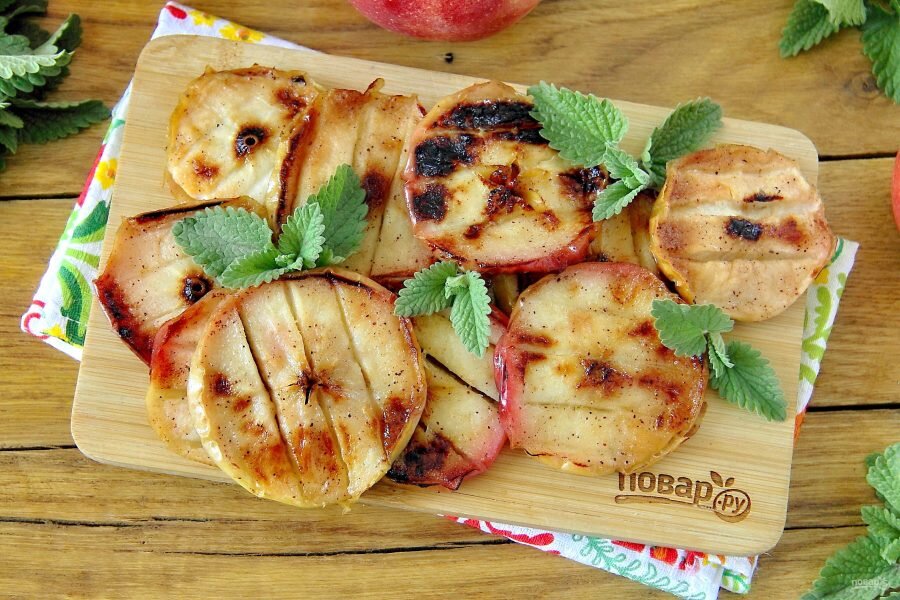 Ароматные яблочки-гриль