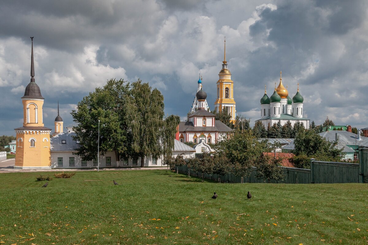 Подмосковье города. Горы в Коломне. Церковь в Коломне на реке Коломенка. С горы Коломенского района. 5 Городов Подмосковья.