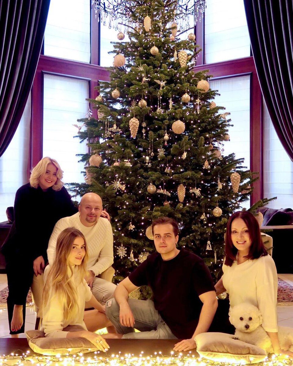 София Ротару с семьёй