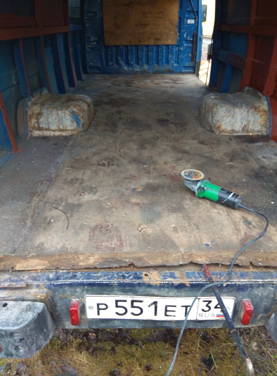 Вот такой был у нас пол. Вроде все хорошо.