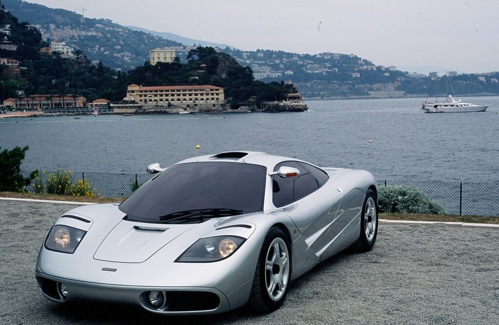 Суперкар McLaren F1