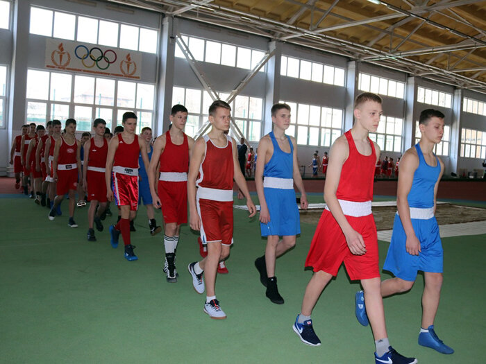 Столько спортсменов собрало Первенство Ростовской области по боксу среди юношей 13-14 лет. Соревнования посвятили 75 годовщине Победы в Великой Отечественной войне.