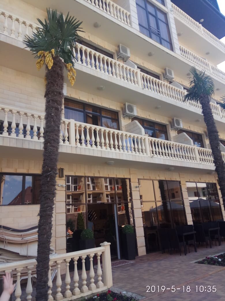 Отель Эвелин. Внутренний двор