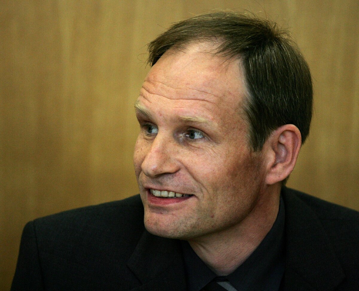 Армин Майвес