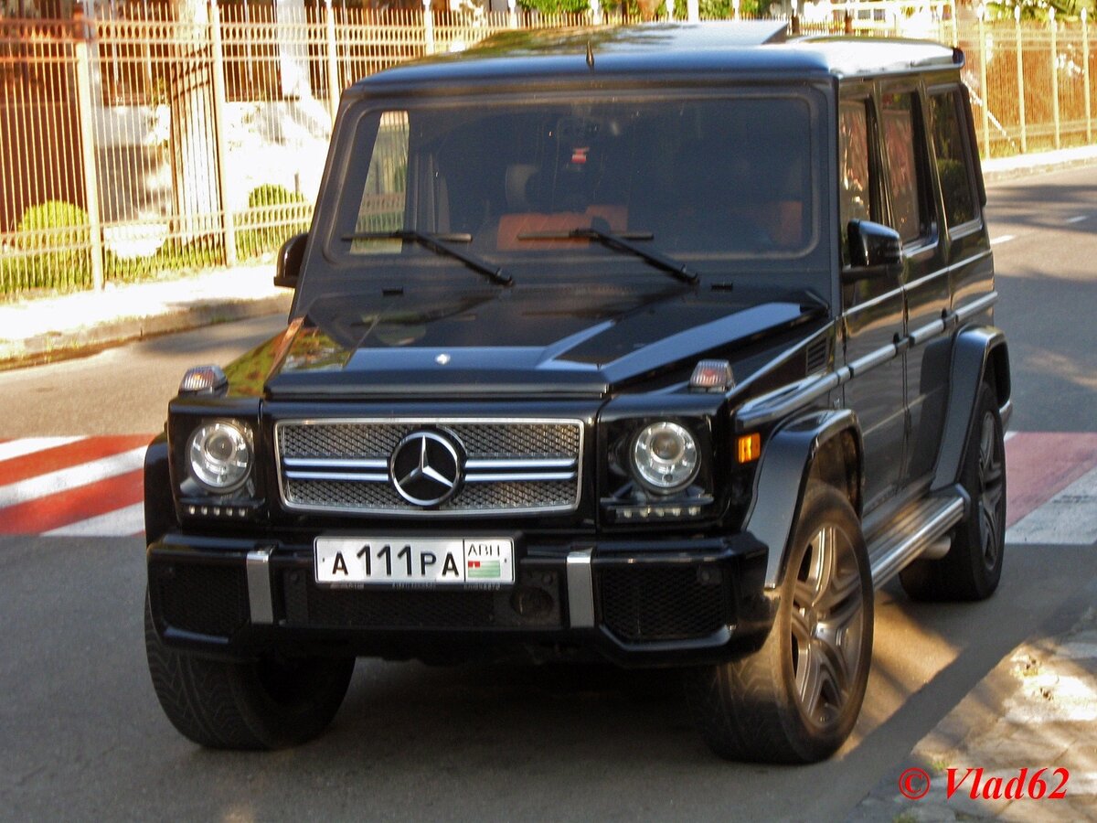 Mercedes G класс 2006 года в идеальнейшем техническом состоянии стоит 500.000 рублей, фотография взята на просторах интернета