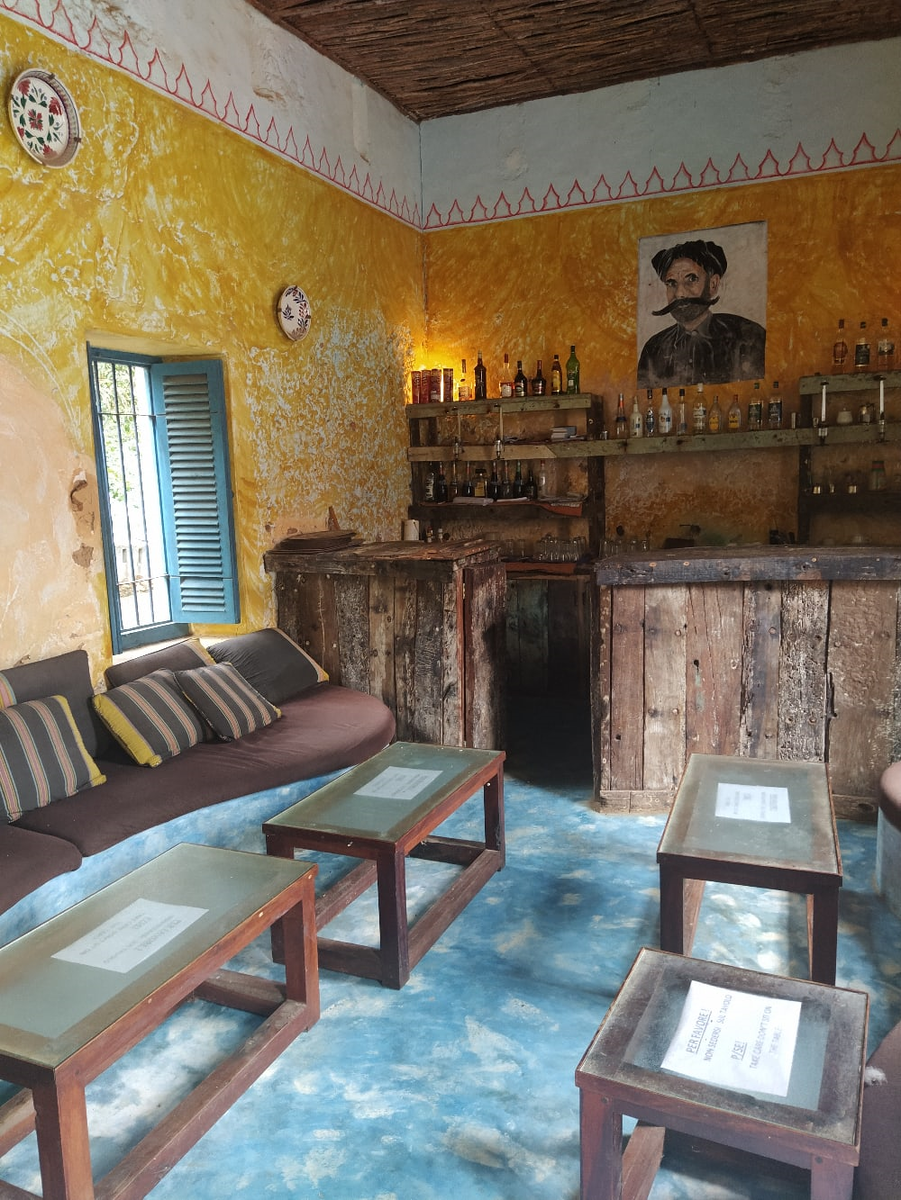 Кафе в здании тюрьмы на о. Призон