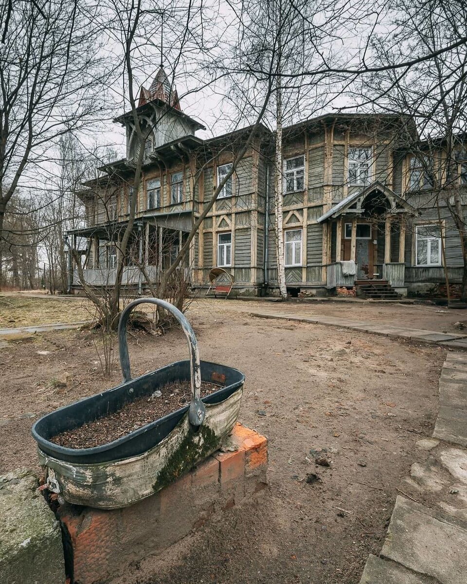 Строение большое