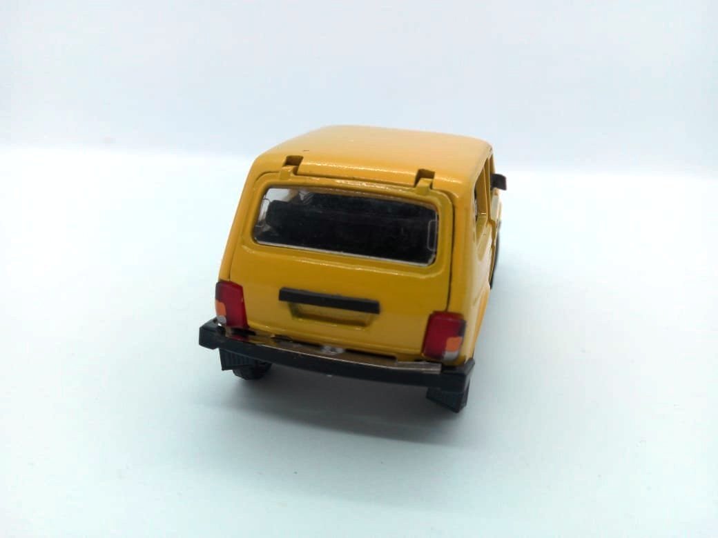 авто модель НИВА ВАЗ-21213 масштаб 1/43 фото автора