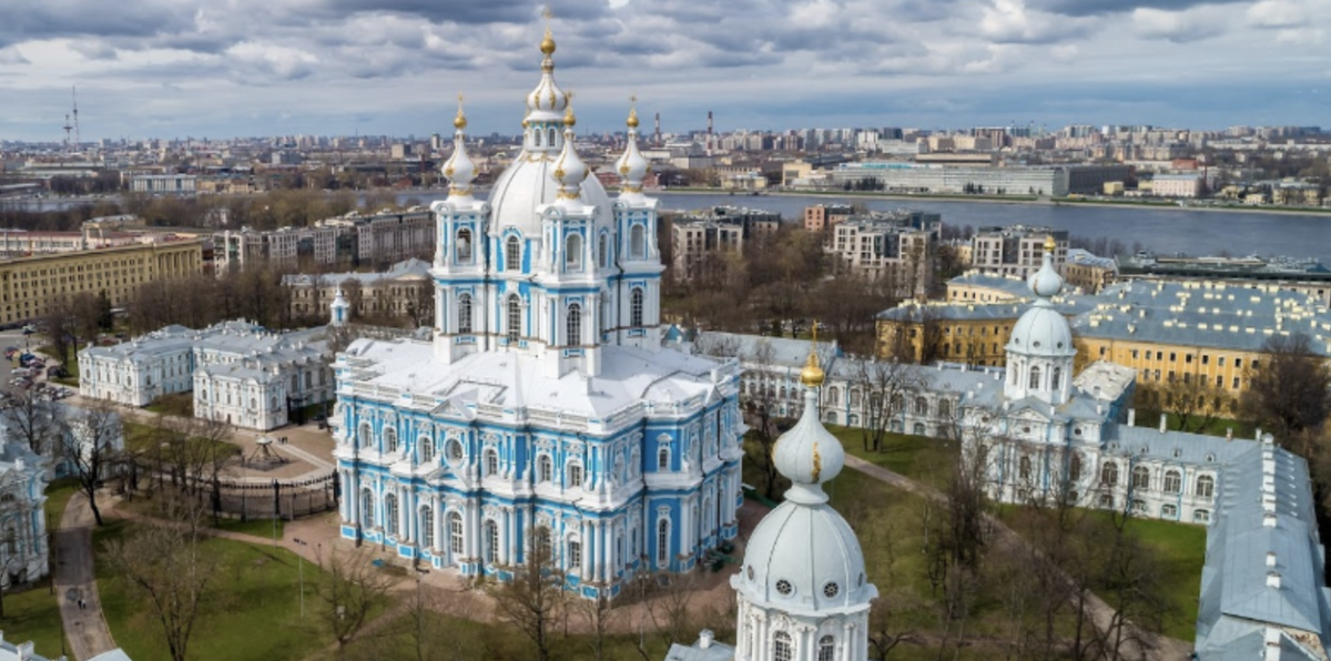 Смольный монастырь в Санкт Петербурге Растрелли