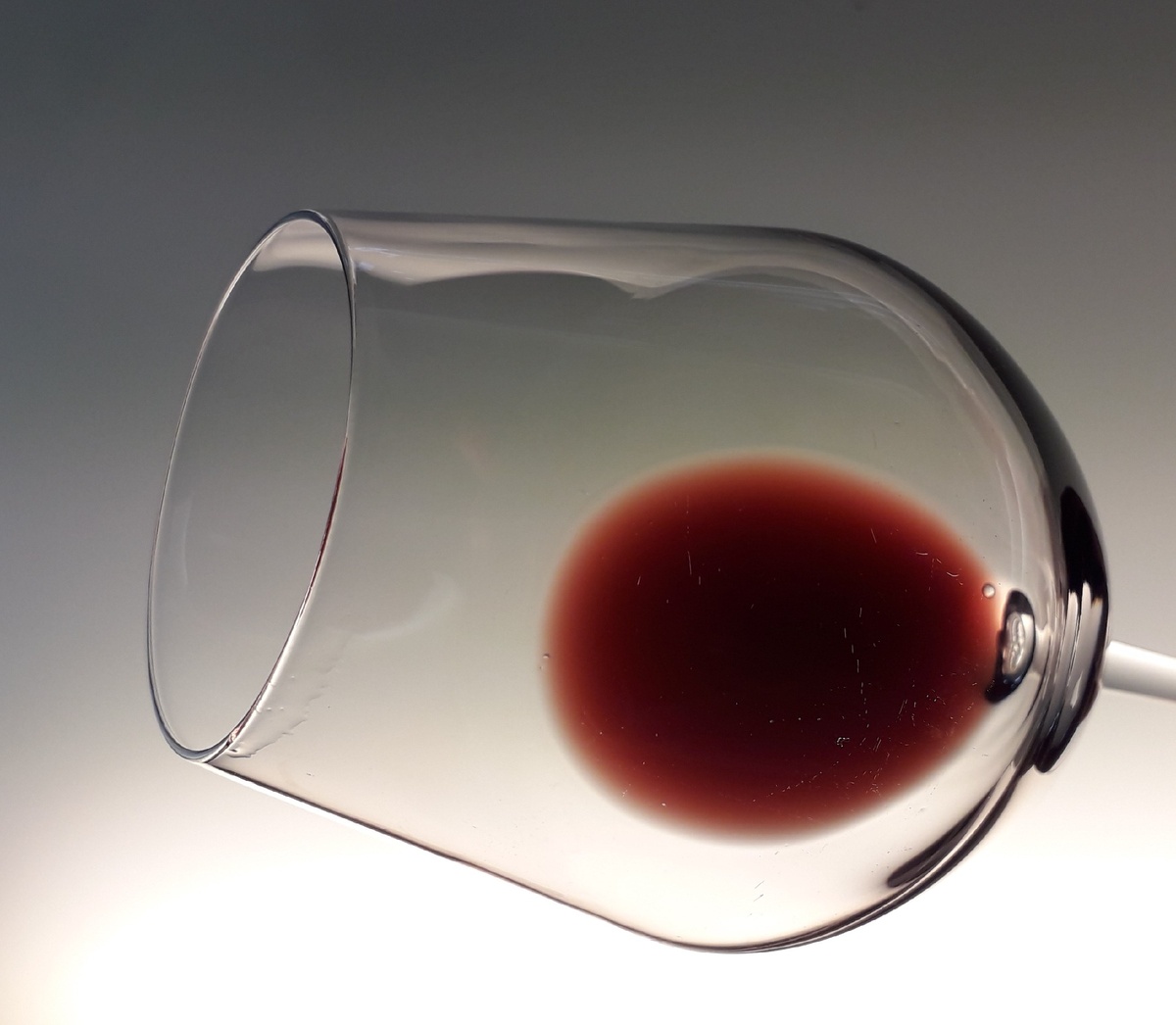 Благородное вино шато Приёре-Лишин