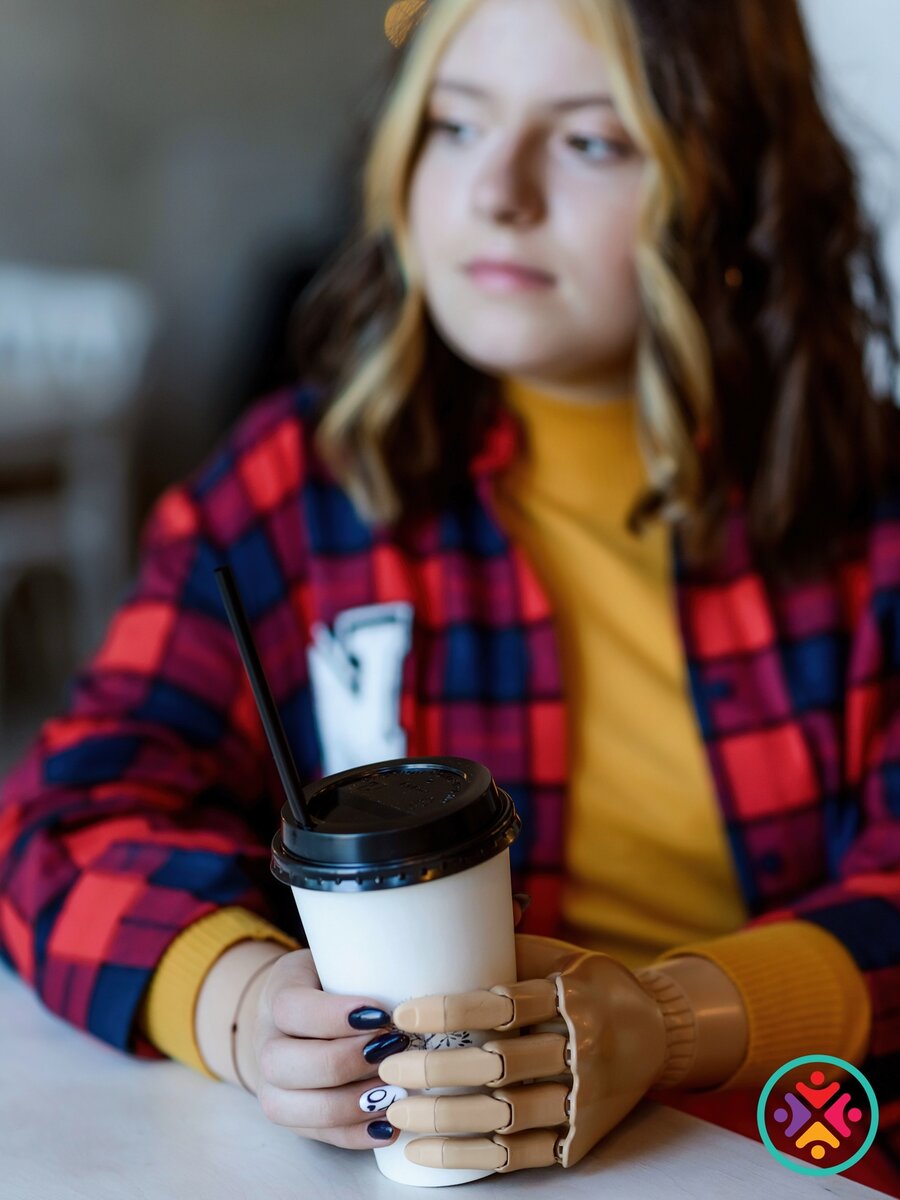 Жить в маленьком городке с киби-рукой