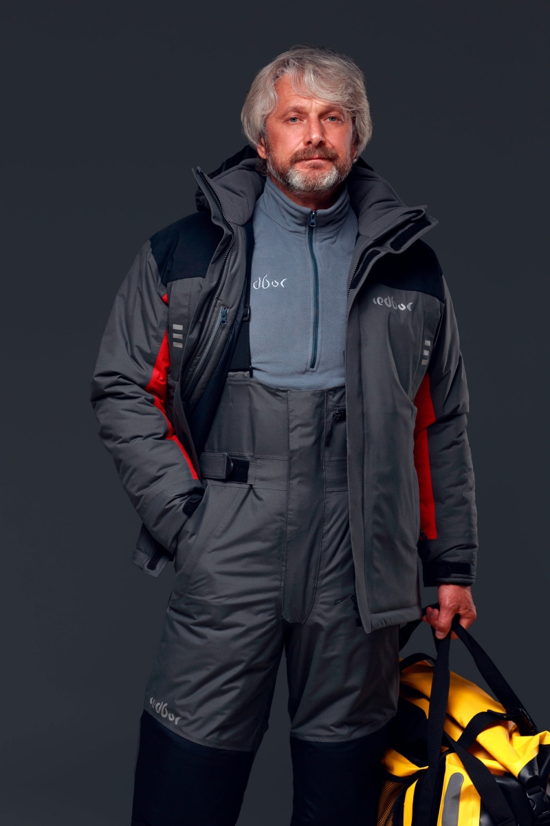 Зимний костюм Redbor Arcus - это уже предтоповый костюмчик и уже совсем не дешевый.