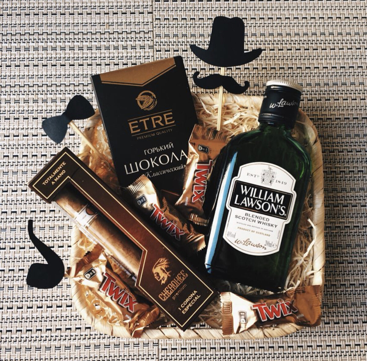 Подарок на новый год маминому мужу