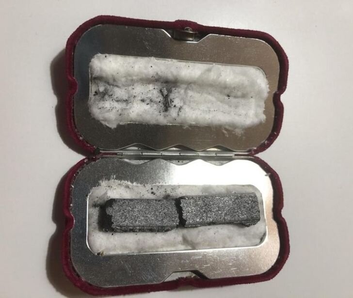 Грелка для рук. Тления угольной палочки хватало на 8-9 часов.  