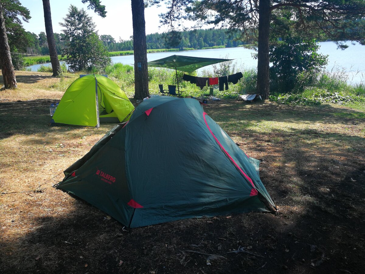 На берегу озера Сугомак