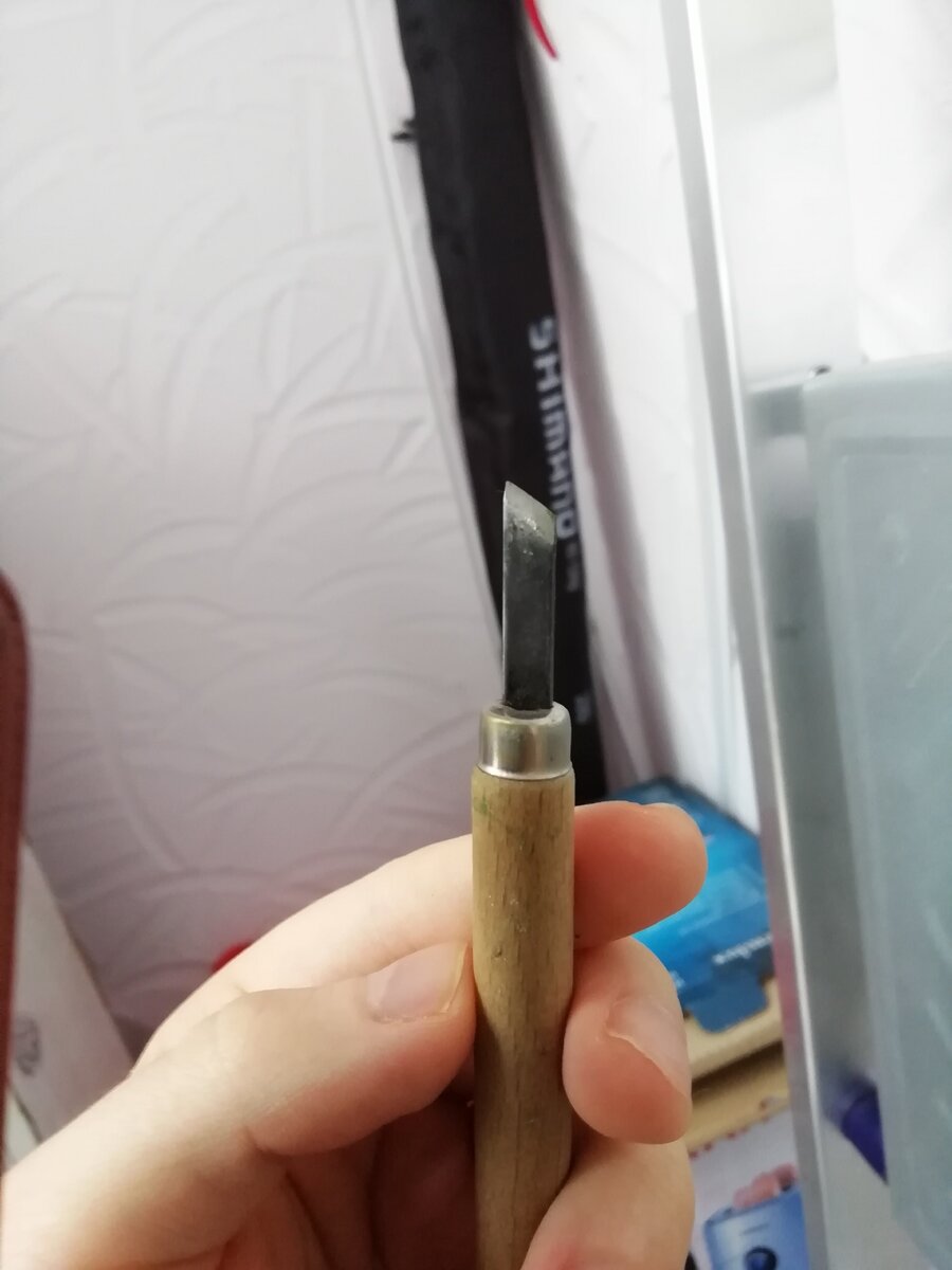 Такой вот маленький резак, ох и кропотливая работа с таким инструментом скажу я вам