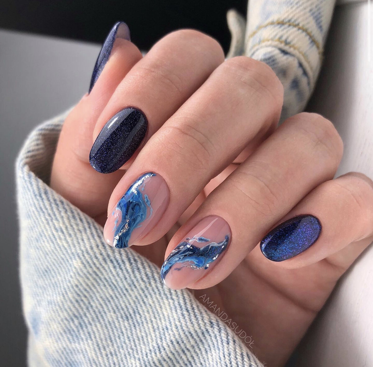 Синий маникюр Semilac