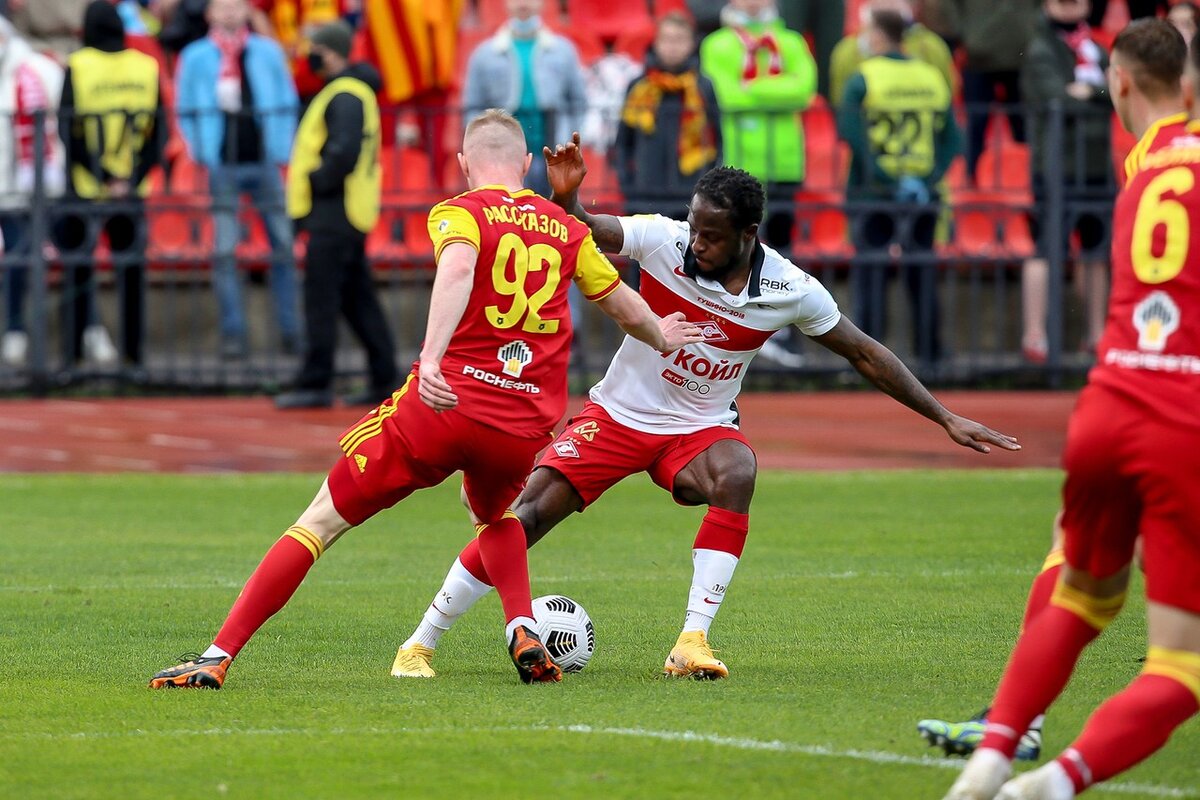 Мозес против Рассказова (фото с сайта spartak.com)