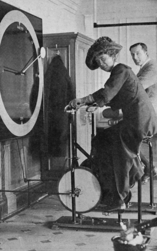 Интернет. Лоуренс Бизли (справа).