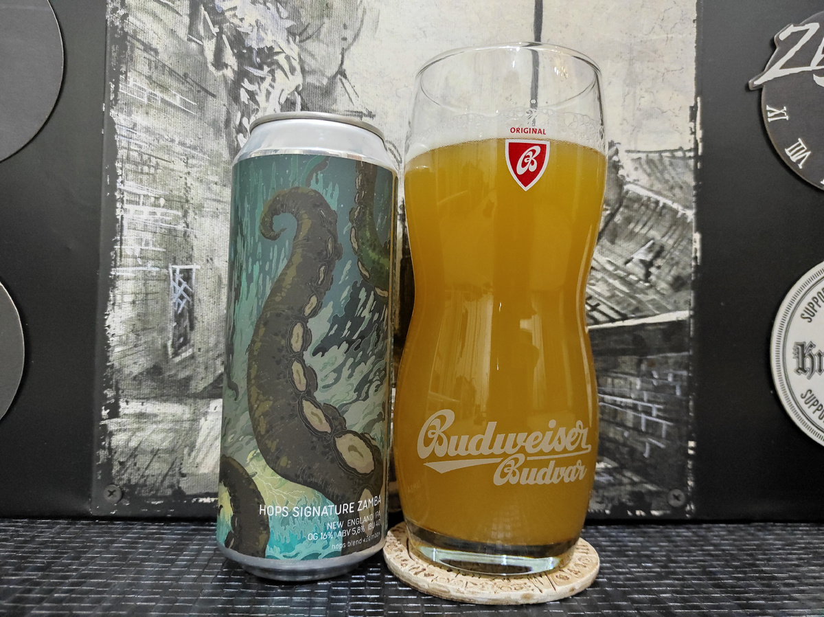 Hops Signature Zamba в бокале Budweiser