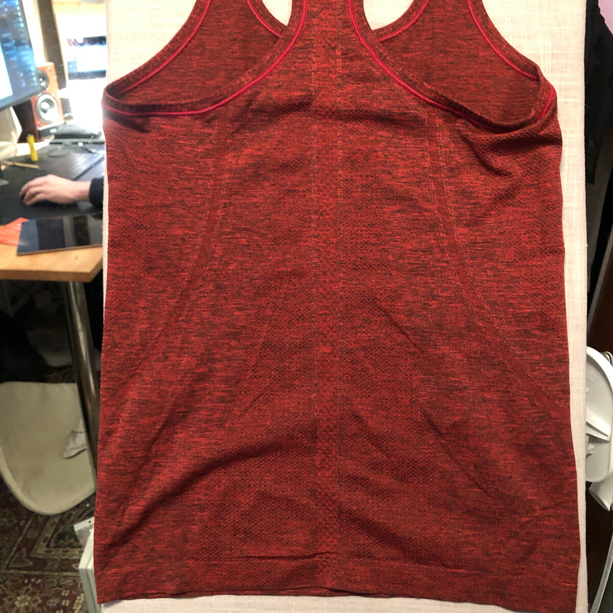 Ткань мягкая, невесомая и приятная на ощупь