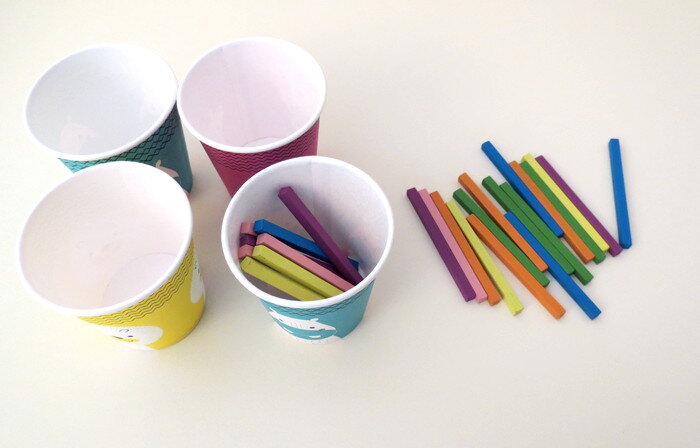 Допустим, мы продаём конфеты-палочки. Стаканчики — упаковка. 