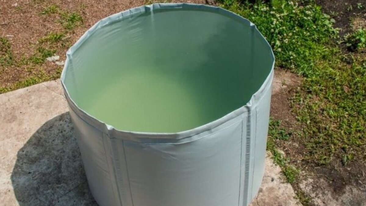 Бочка пвх 500л. Емкость для огорода. Деревянная бочка в саду. Складная пвх бочка 1000л. Бочки для сбора дождевой воды на даче.