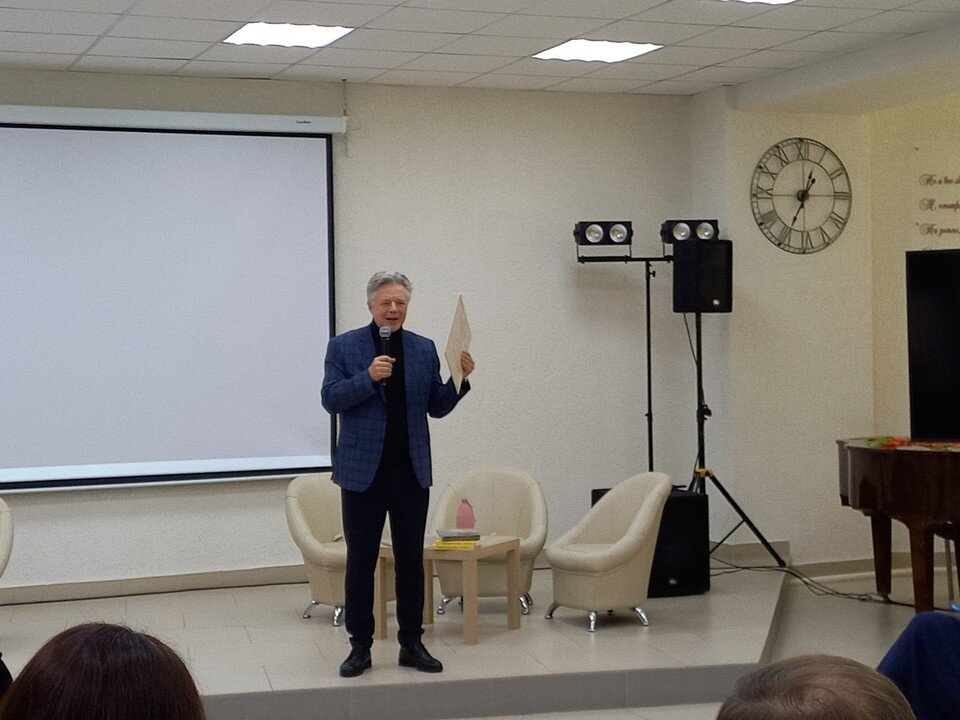     Сергей Проскурин прочел познавательную лекцию о музыкальном искусстве барокко. Анастасия КУДРЯШОВА