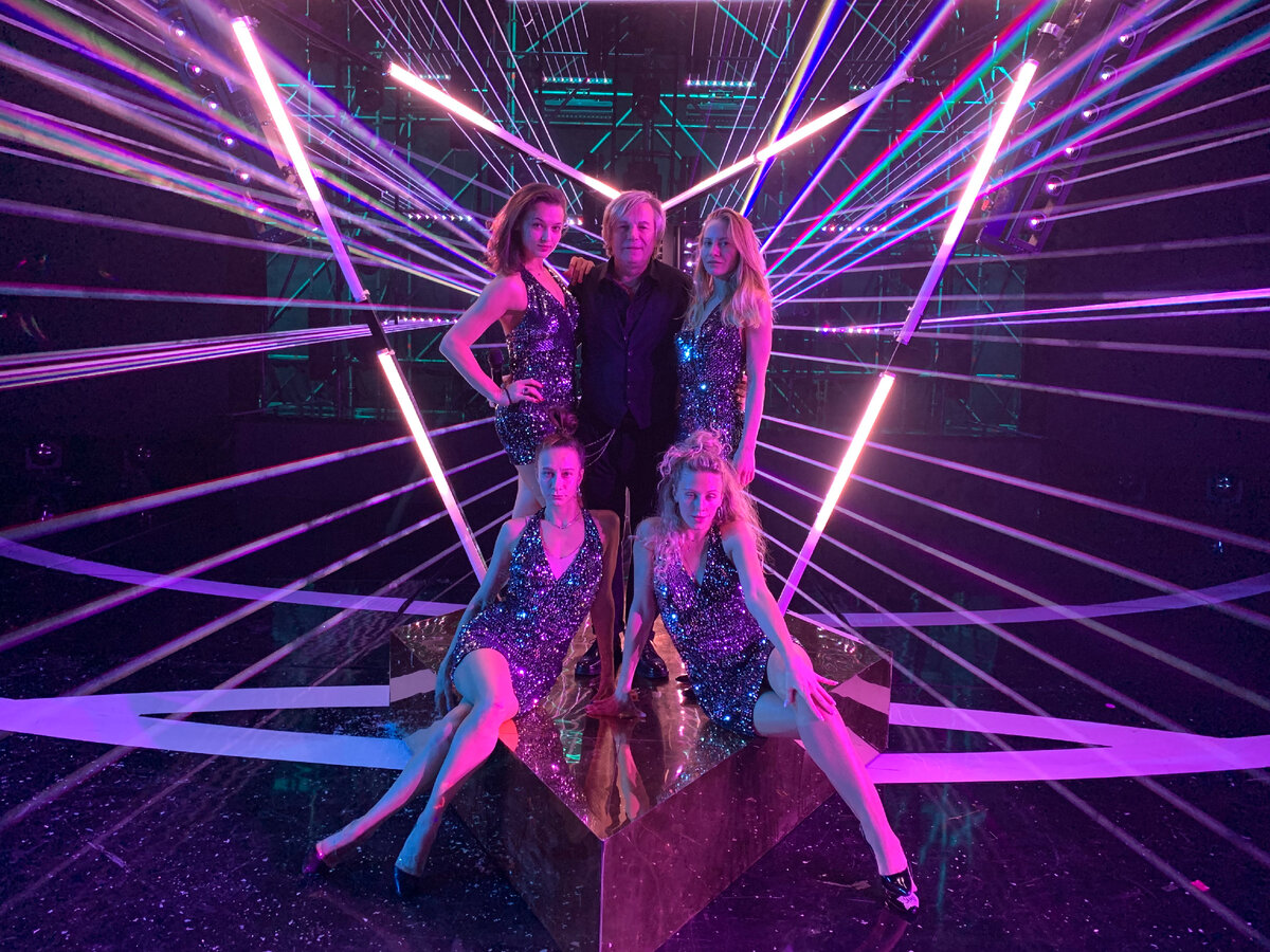 Шоу "СуперСтар" раскрыло новые грани таланта Виктора Салтыкова