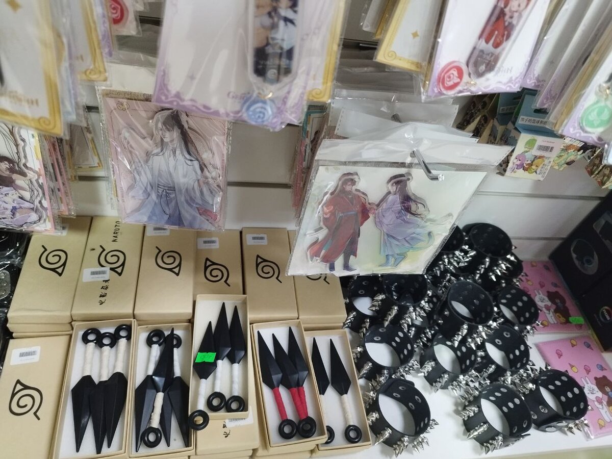 Продукция, которую можно найти в любом аниме-магазине. 