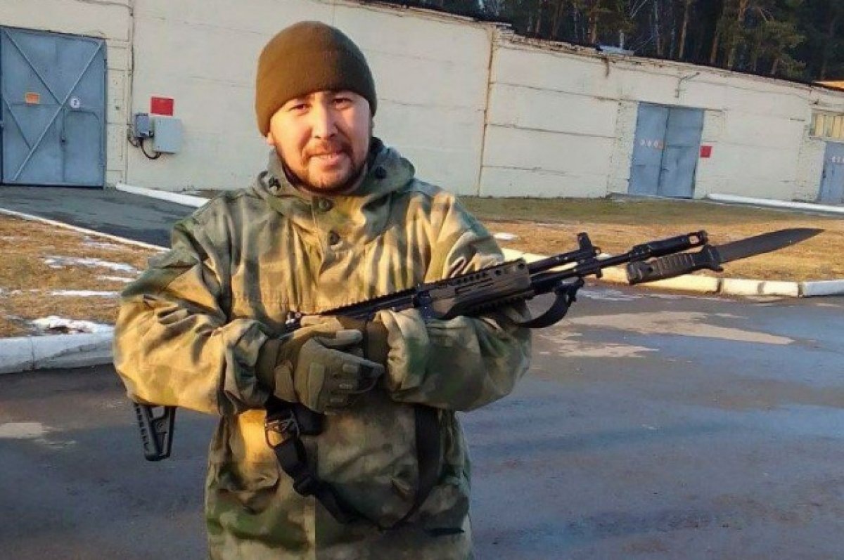    Военный из Ольхонского района Василий Харнутов погиб в ходе спецоперации