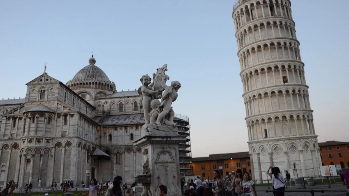 9 августа 1173 года в Италии началось строительство Пизанской башни. Фото: pxhere.com
