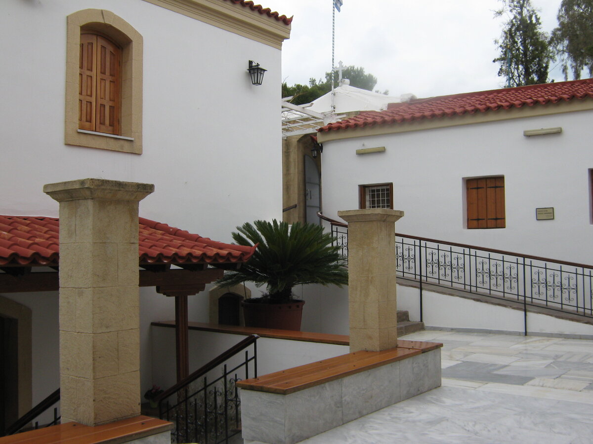 Монастырь святителя Нектария (фото из личного архива автора)