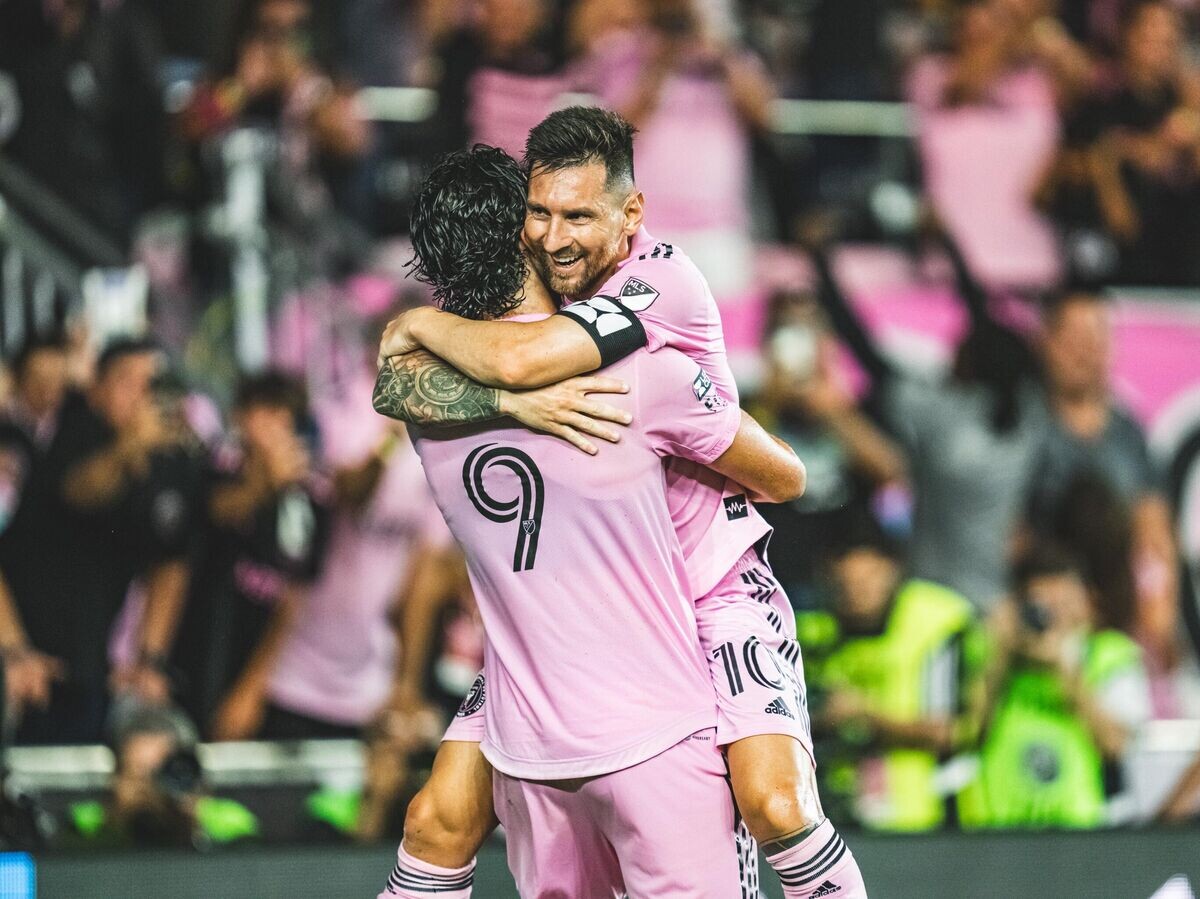    Форвард "Интер Майами" Лионель Месси с партнером© Фото : Пресс-служба ФК "Интер Майами"