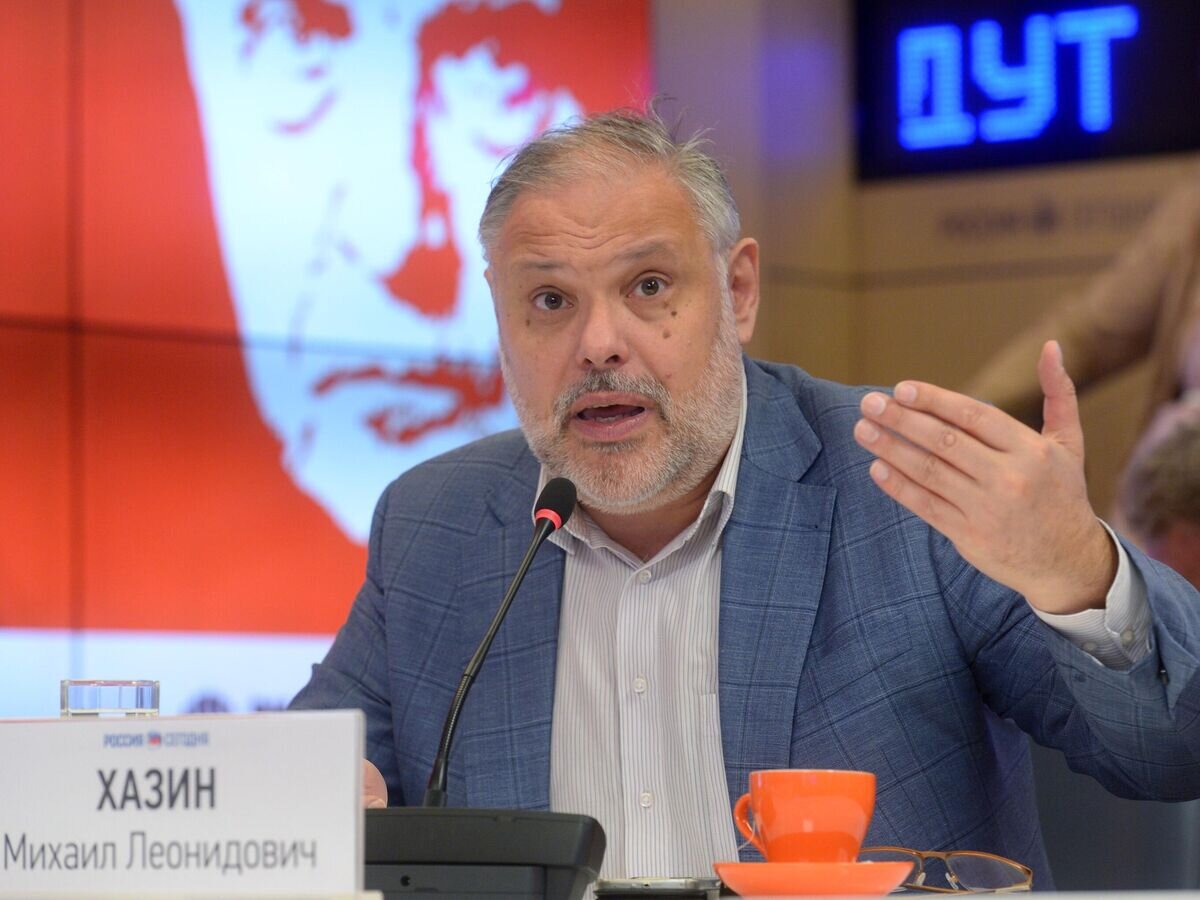    Михаил Хазин© РИА Новости / Владимир Трефилов
